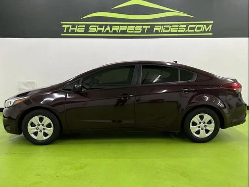 Red 2018 Kia Forte LX