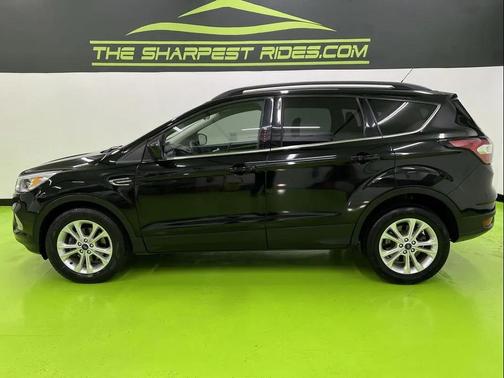Black 2018 Ford Escape SE