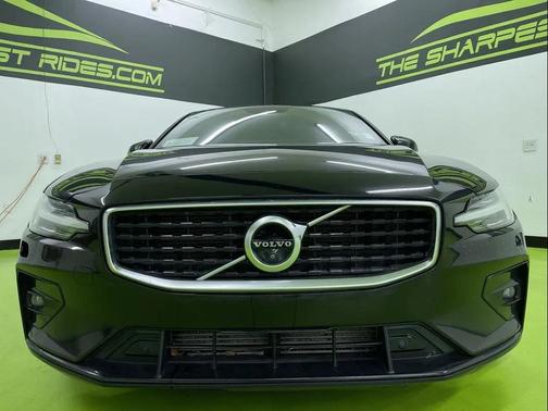 2019 Volvo S60 T5 R-Design