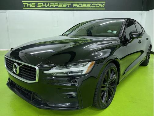 2019 Volvo S60 T5 R-Design