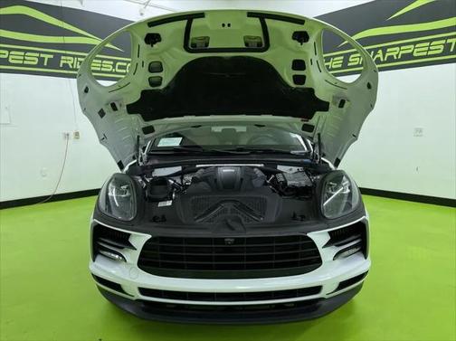 2021 Porsche Macan Base