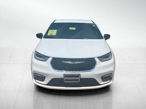 2024 Chrysler Pacifica Touring