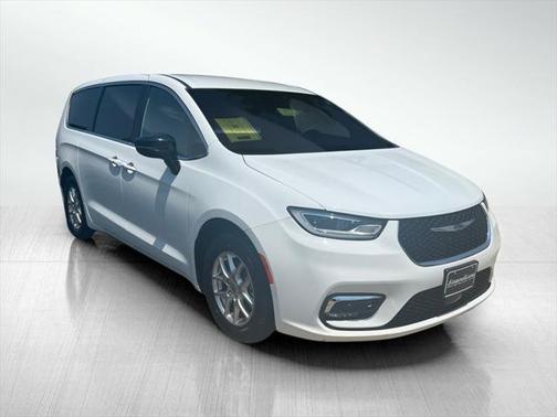 2024 Chrysler Pacifica Touring