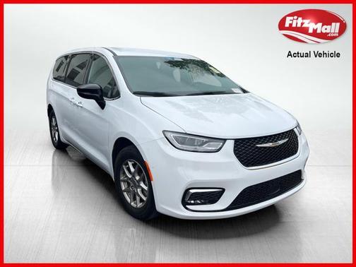 2024 Chrysler Pacifica Touring