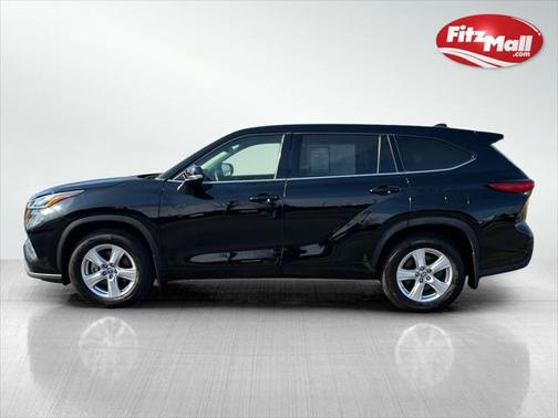 2022 Toyota Highlander LE