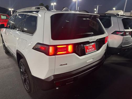 2026 Jeep Cherokee Overland