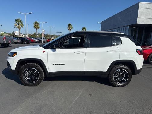 2024 Jeep Compass Trailhawk