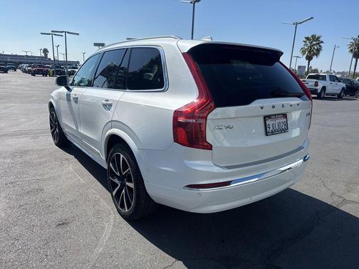 2023 Volvo XC90 B5 Plus