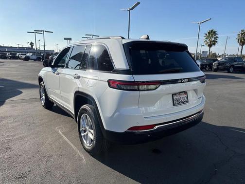 2024 Jeep Grand Cherokee Laredo