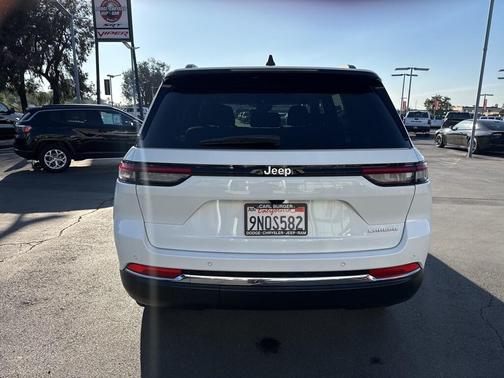 2024 Jeep Grand Cherokee Laredo