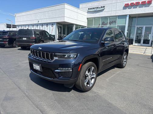 Midnight Sky 2024 Jeep Grand Cherokee Limited