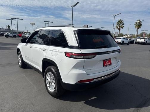 2024 Jeep Grand Cherokee Laredo