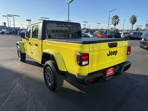 2024 Jeep Gladiator Sport S