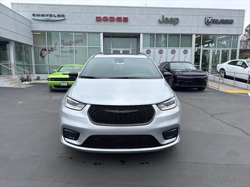 2024 Chrysler Pacifica Hybrid Premium S Appearance Pkg