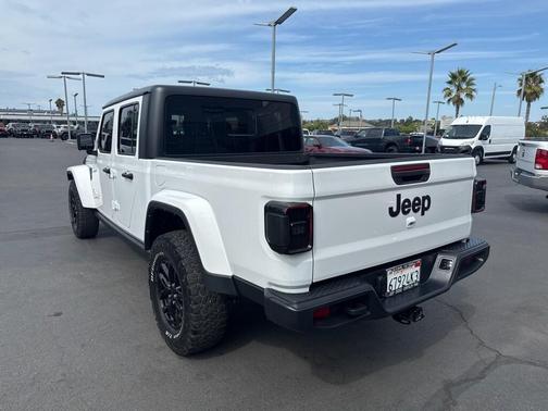 2021 Jeep Gladiator Sport