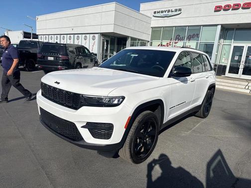 2024 Jeep Grand Cherokee Altitude