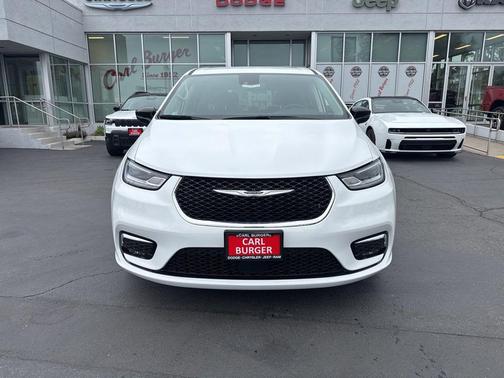 Bright White 2024 Chrysler Pacifica Touring L