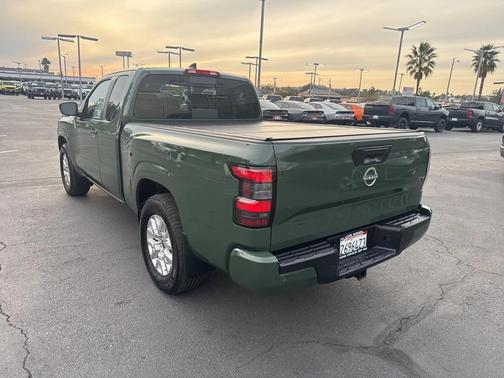 2024 Nissan Frontier SV