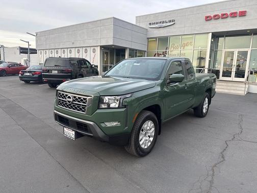 2024 Nissan Frontier SV