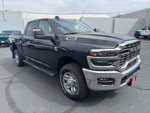 2025 RAM 2500 Tradesman Crew Cab 4x4 6'4' Box