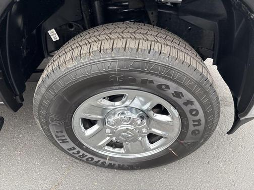 2025 RAM 2500 Tradesman Crew Cab 4x4 8' Box