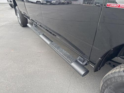 2025 RAM 2500 Tradesman Crew Cab 4x4 8' Box