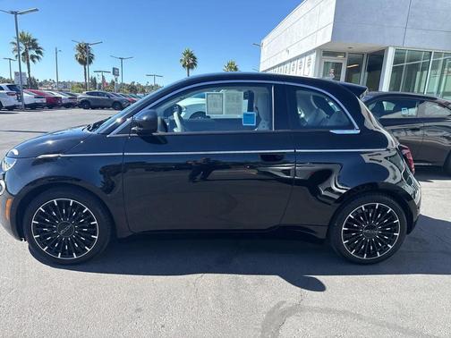 2024 FIAT 500e Music FWD