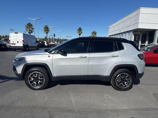 2024 Jeep Compass Trailhawk