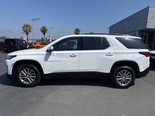 Summit White 2023 Chevrolet Traverse LT Cloth