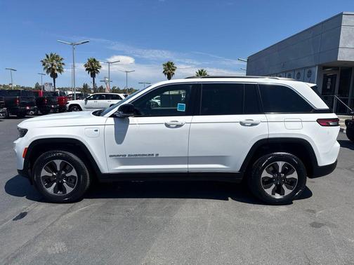 Bright White 2024 Jeep Grand Cherokee 4xe Base