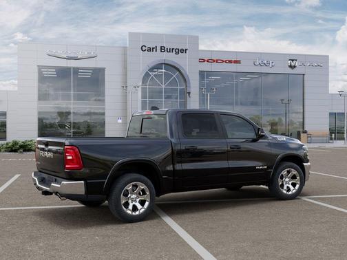 Diamond Black Crystal Pearlcoat 2026 RAM 1500 Big Horn/Lone Star