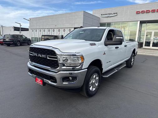 2024 RAM 2500 Big Horn Crew Cab 4x4 8' Box