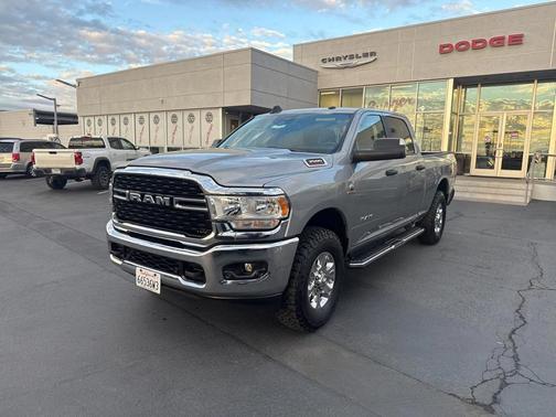 2022 RAM 3500 Big Horn Crew Cab 4x4 6'4' Box