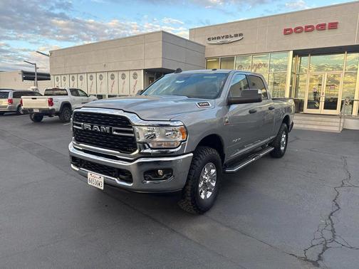 2022 RAM 3500 Big Horn Crew Cab 4x4 6'4' Box