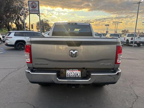 2022 RAM 3500 Big Horn Crew Cab 4x4 6'4' Box