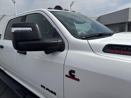 2025 RAM 3500 Big Horn Crew Cab 4x4 8' Box