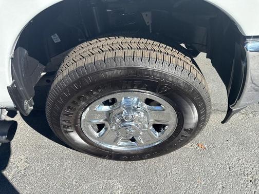 2025 RAM 2500 Tradesman Crew Cab 4x4 6'4' Box