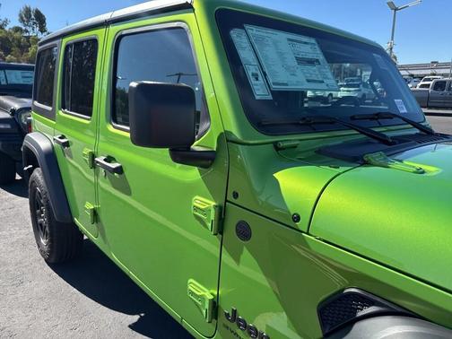 2025 Jeep Wrangler Sport