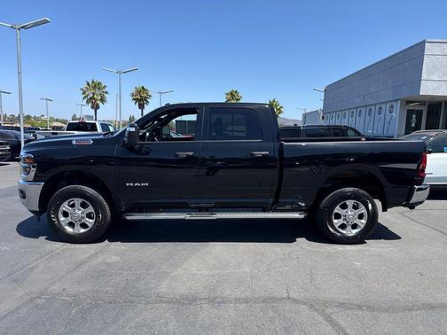 Diamond Black 2026 RAM 2500 Big Horn Crew Cab 4x4 6'4' Box