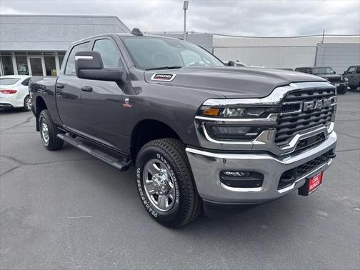 2025 RAM 2500 Tradesman Crew Cab 4x4 6'4' Box