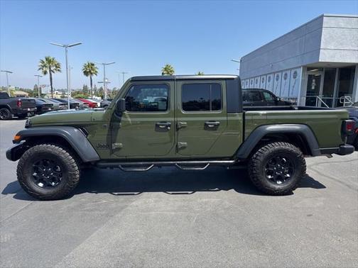 2023 Jeep Gladiator Sport