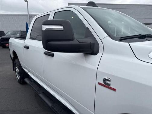 2025 RAM 2500 Tradesman Crew Cab 4x4 6'4' Box