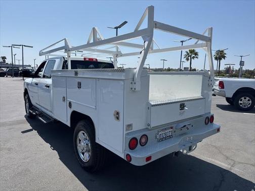 2022 RAM 2500 Tradesman Crew Cab 4x4 8' Box