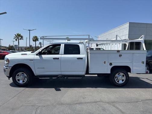 2022 RAM 2500 Tradesman Crew Cab 4x4 8' Box