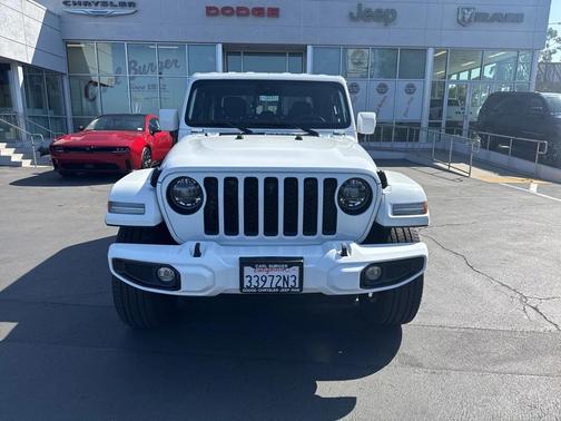 2022 Jeep Gladiator Overland