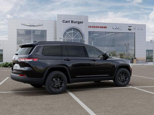 Diamond Black Crystal Pearlcoat 2026 Jeep Grand Cherokee L Altitude