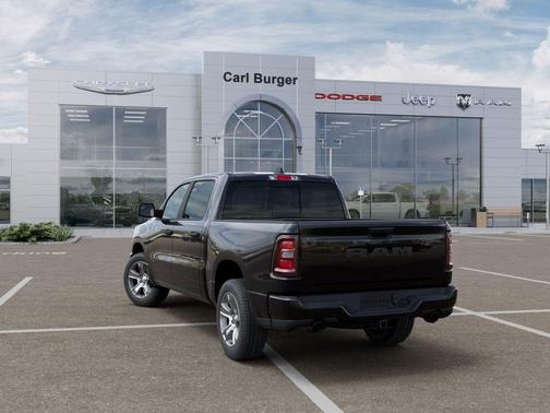 Diamond Black Crystal Pearlcoat 2026 RAM 1500 Express