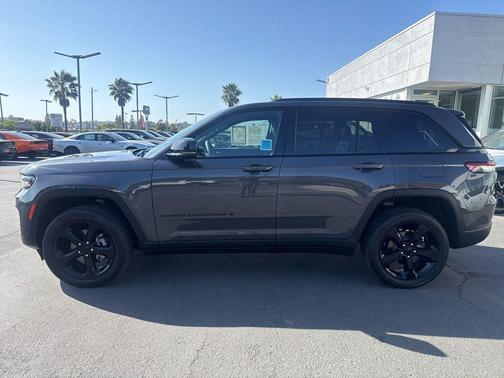 Baltic Gray 2024 Jeep Grand Cherokee Altitude