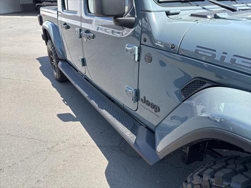 2025 Jeep Gladiator Big Bear