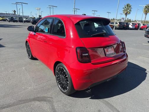 2024 FIAT 500e INSPI(RED) FWD